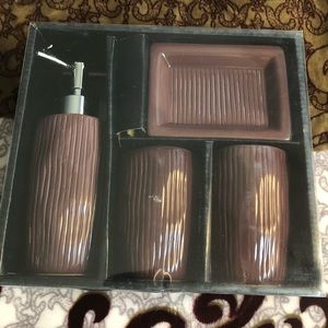 Ceramic Bathroom Set